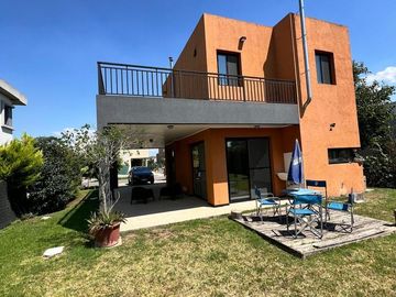 Casa 4 ambientes en venta -  TOMA PERMUTAS - Barrio Privado Los Troncos