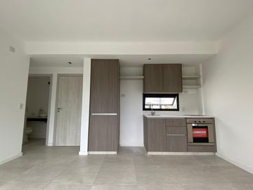 VENTA - Departamento dos ambientes con balcon y terraza. Ciudad Jardin