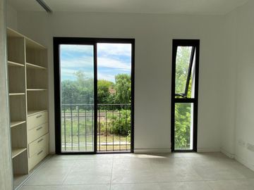 VENTA - Departamento dos ambientes con balcon y terraza. Ciudad Jardin