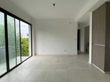 VENTA - Departamento dos ambientes con balcon y terraza. Ciudad Jardin