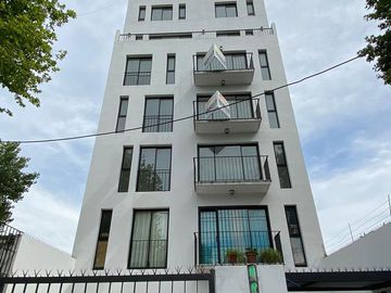 VENTA - Departamento dos ambientes con balcon y terraza. Ciudad Jardin