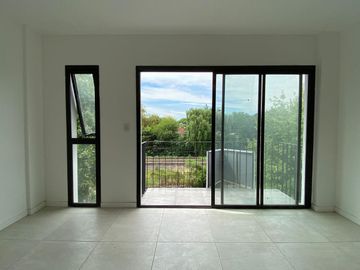 VENTA - Departamento dos ambientes con balcon y terraza. Ciudad Jardin