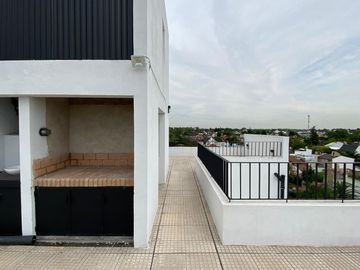VENTA - Departamento dos ambientes con balcon y terraza. Ciudad Jardin