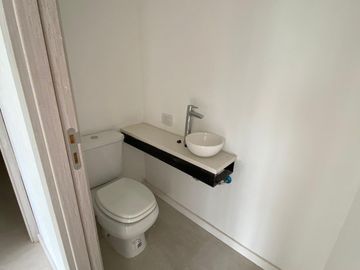VENTA - Departamento dos ambientes con balcon y terraza. Ciudad Jardin