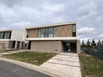 Casa en venta Barrio El Canal, Villanueva