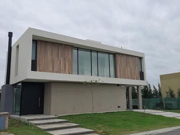 Casa en venta Barrio El Canal, Villanueva