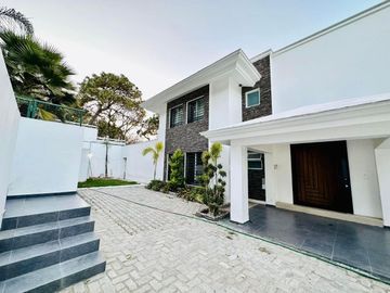 RESIDENCIA EN PINAR DE LA VENTA