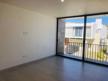MAGNIFICA RESIDENCIA EN LOS ROBLES