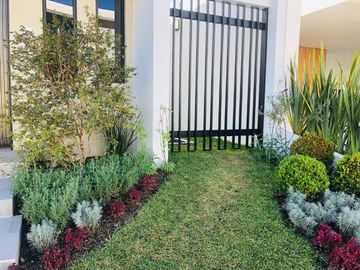 MAGNIFICA RESIDENCIA EN LOS ROBLES