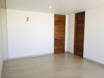 MAGNIFICA RESIDENCIA EN LOS ROBLES