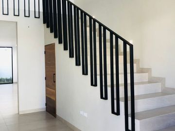 MAGNIFICA RESIDENCIA EN LOS ROBLES