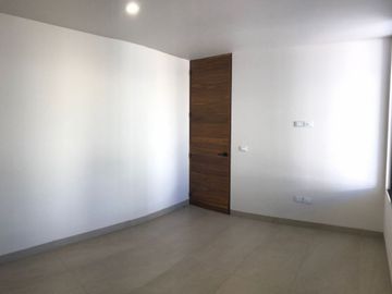 MAGNIFICA RESIDENCIA EN LOS ROBLES