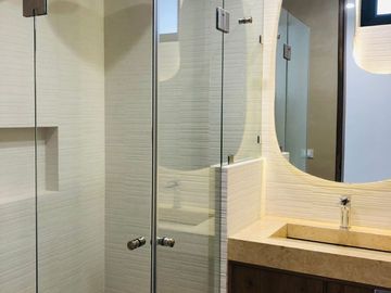 MAGNIFICA RESIDENCIA EN LOS ROBLES