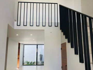 MAGNIFICA RESIDENCIA EN LOS ROBLES