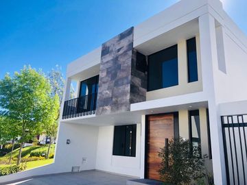 MAGNIFICA RESIDENCIA EN LOS ROBLES