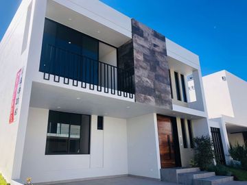 MAGNIFICA RESIDENCIA EN LOS ROBLES
