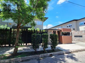 PH tres ambientes en Moron Norte venta
