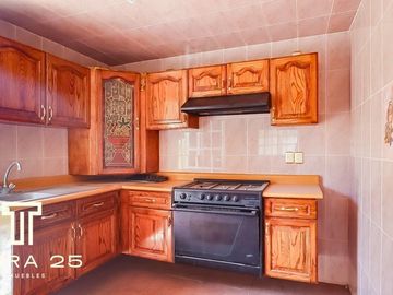 CASA EN RENTA EN LOMAS DE TULTEPEC