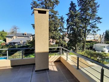 Casa de cinco ambientes en venta, Haras Maria Victoria.