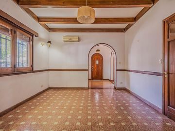 Venta Casa Olivos Vicente Lopez 4 ambientes con dependencia garage