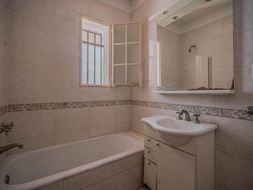 Venta Casa Olivos Vicente Lopez 4 ambientes con dependencia garage