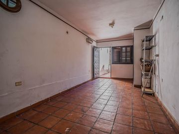 Venta Casa Olivos Vicente Lopez 4 ambientes con dependencia garage