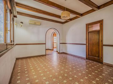 Venta Casa Olivos Vicente Lopez 4 ambientes con dependencia garage