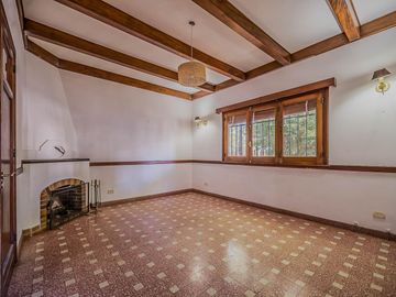 Venta Casa Olivos Vicente Lopez 4 ambientes con dependencia garage