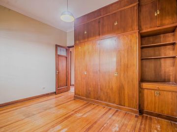 Venta Casa Olivos Vicente Lopez 4 ambientes con dependencia garage