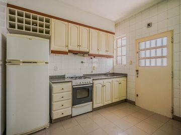 Venta Casa Olivos Vicente Lopez 4 ambientes con dependencia garage