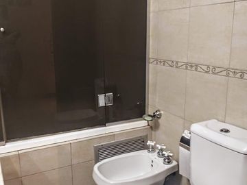 Casa en venta - 3 Dormitorios 2 Baños 1 Cochera - 407Mts2 - Ezpeleta