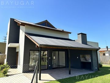 Venta Casa -  Los Arces / Pilar / Apta Credito