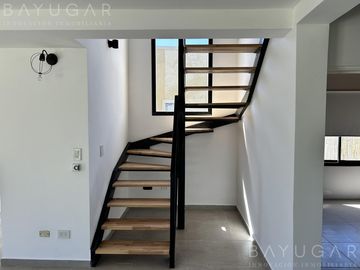 Venta Casa -  Los Arces / Pilar / Apta Credito