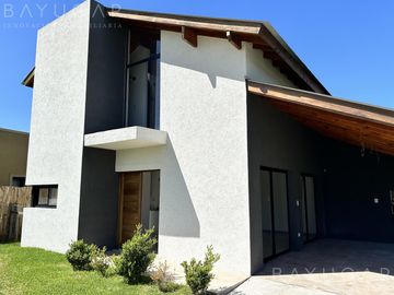 Venta Casa -  Los Arces / Pilar / Apta Credito