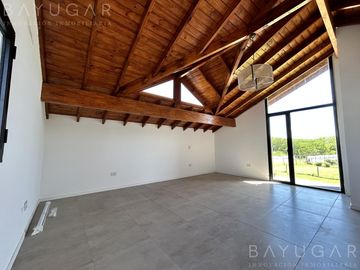 Venta Casa -  Los Arces / Pilar / Apta Credito