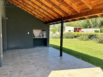 Venta Casa -  Los Arces / Pilar / Apta Credito