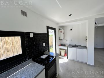 Venta Casa -  Los Arces / Pilar / Apta Credito