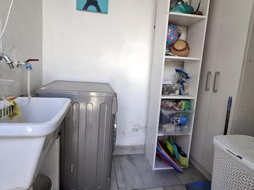 ¡Excelente PH Refaccionado de 3 Ambientes con Patio y Parrilla!- En Venta