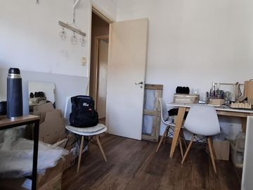 ¡Excelente PH Refaccionado de 3 Ambientes con Patio y Parrilla!- En Venta
