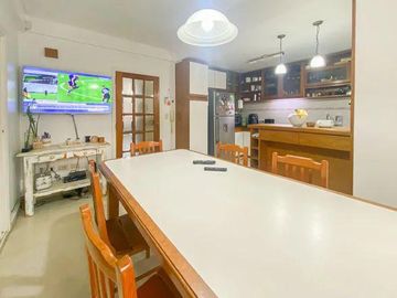 CASA 4 DORMITORIOSEN VENTA LA PLATA CON PILETA