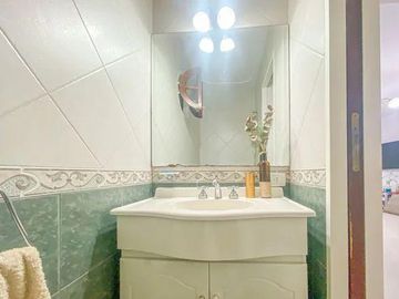 CASA 4 DORMITORIOSEN VENTA LA PLATA CON PILETA