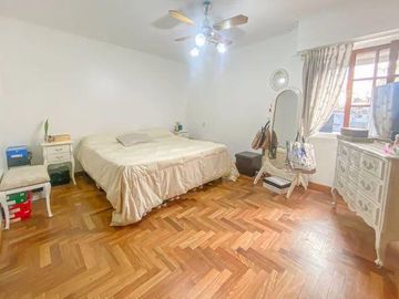 CASA 4 DORMITORIOSEN VENTA LA PLATA CON PILETA