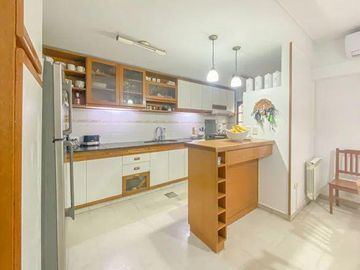 CASA 4 DORMITORIOSEN VENTA LA PLATA CON PILETA
