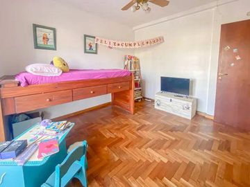 CASA 4 DORMITORIOSEN VENTA LA PLATA CON PILETA