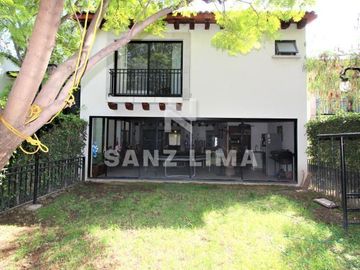 Casco Viejo: Esplendida casa en venta con bellos y generosos espacios
