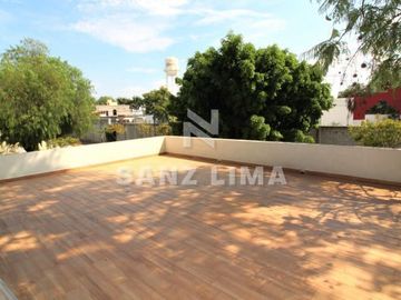 Casco Viejo: Esplendida casa en venta con bellos y generosos espacios