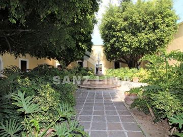Casco Viejo: Esplendida casa en venta con bellos y generosos espacios