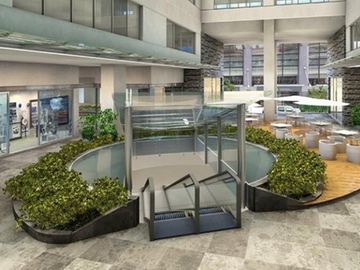 HERMOSAS OFICINAS, EXCELENTE UBICACION, CON SALAS JUNTAS Y  SALON VIP