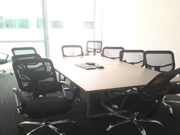 HERMOSAS OFICINAS, EXCELENTE UBICACION, CON SALAS JUNTAS Y  SALON VIP