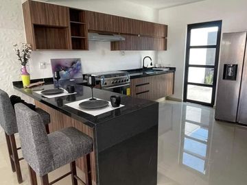 CASA EQUIPADA EN VENTA EN GUANAJUATO, ACCESO POR QUERETARO